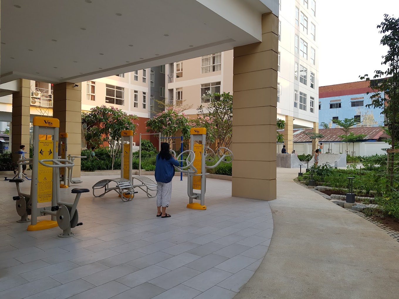 Khu&ocirc;n vi&ecirc;n Tầng trệt dự &aacute;n Val&eacute;o Đầm Sen