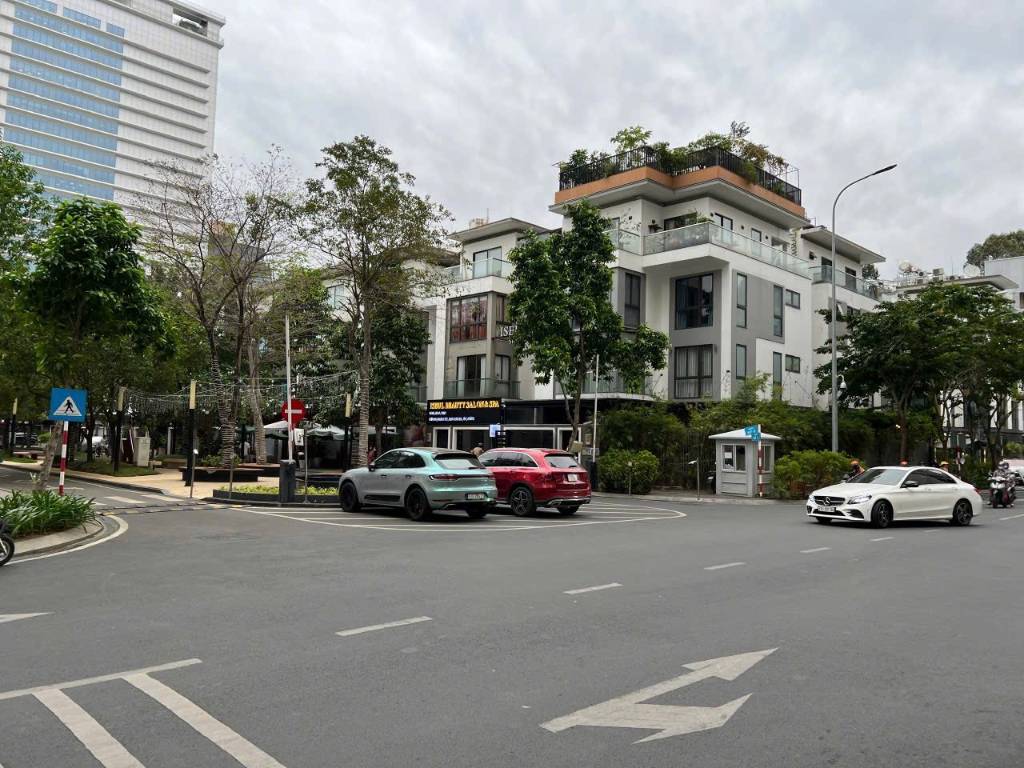 Đường phía trước nhà phố của Biệt thự, liền kề Bán tại Hà Đô Centrosa Garden