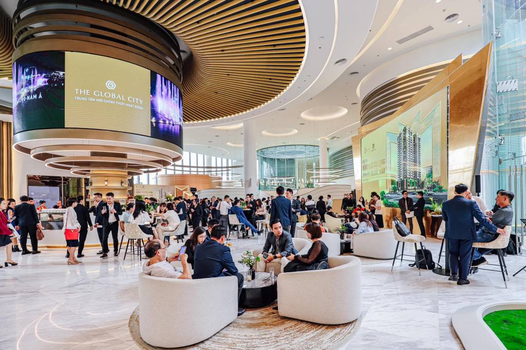 các cư dân đầu tiên phân khu SOHO dự án The Global City nhận sổ hồng, các dự án do Masterise Homes làm thì sổ sách rất chuẩn chỉnh, khách hàng an tâm về mặt pháp lý và thời gian ra sổ nhanh.