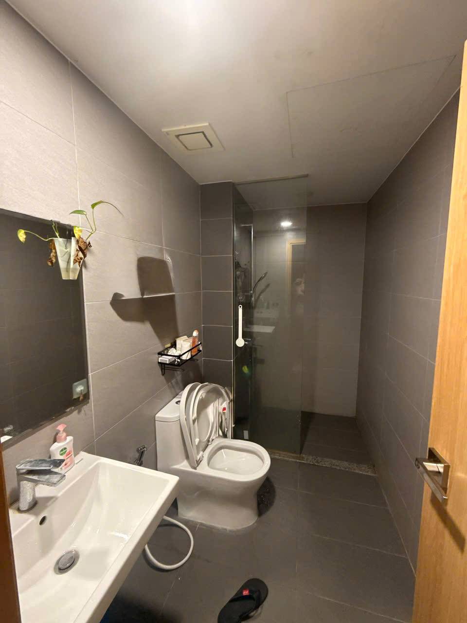 Nhà vệ sinh của Căn hộ chung cư Bán tại Celadon City