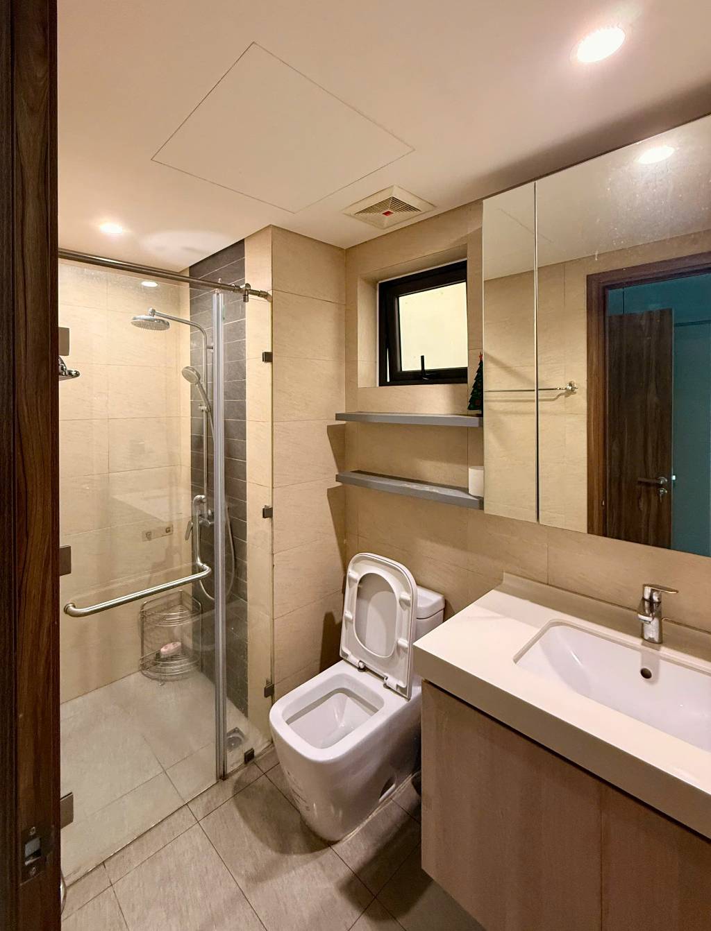 Nhà vệ sinh của Căn hộ chung cư Cho thuê tại Hà Đô Centrosa Garden