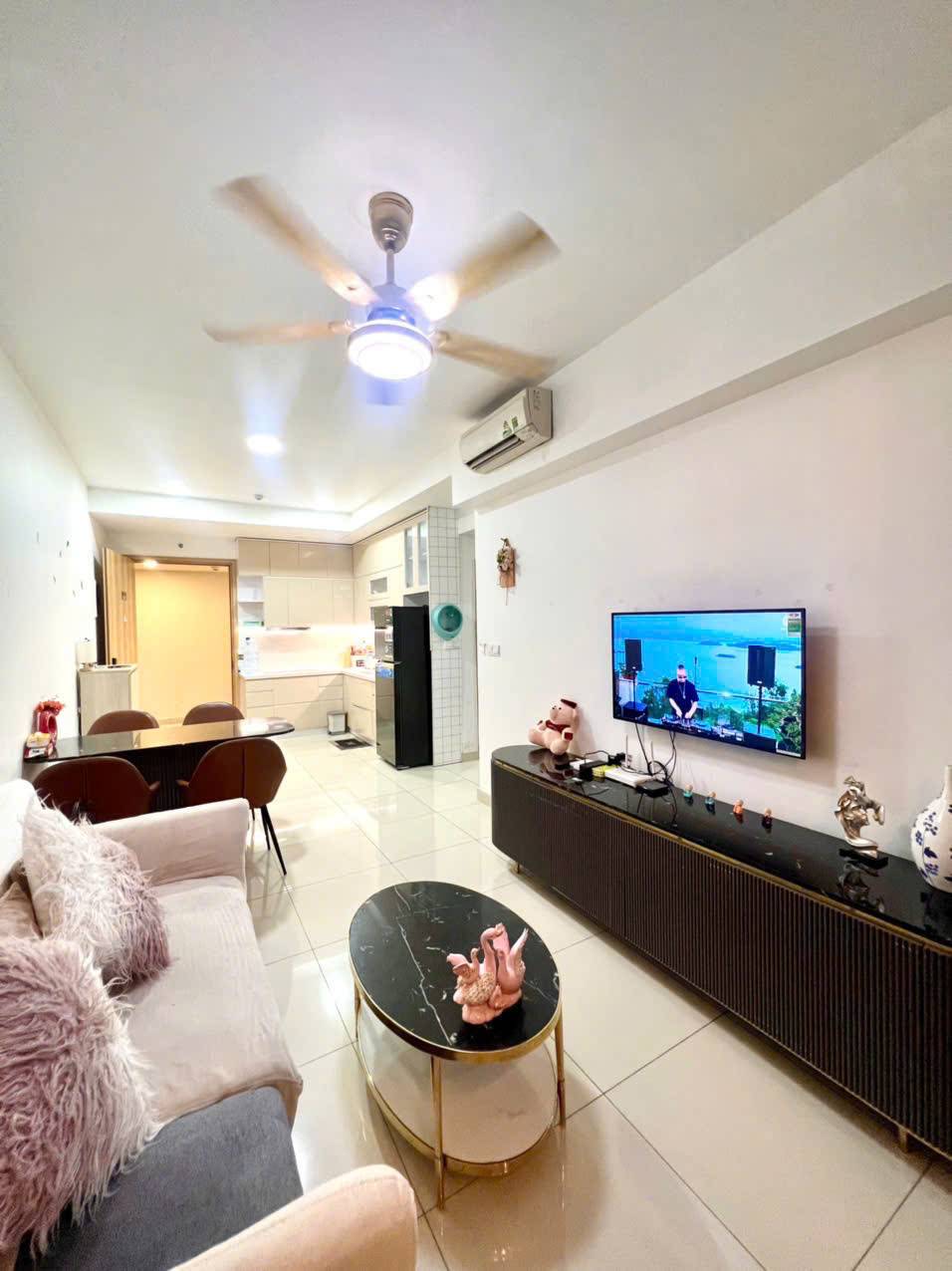 Phòng khách của Căn hộ chung cư Cho thuê tại Celadon City