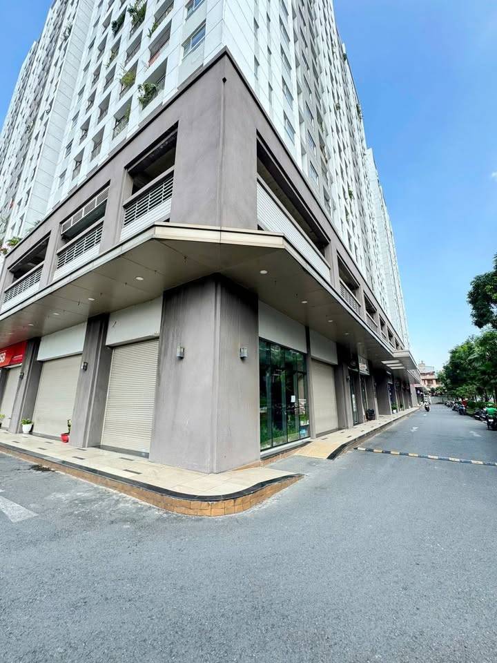 Mặt ngoài tòa nhà của Shophouse, Nhà phố thương mại Bán tại Richstar Residence