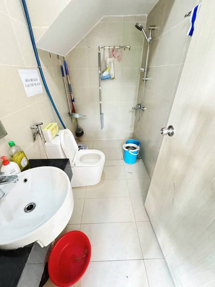 Nhà vệ sinh của Shophouse, Nhà phố thương mại Cho thuê tại Richstar Residence