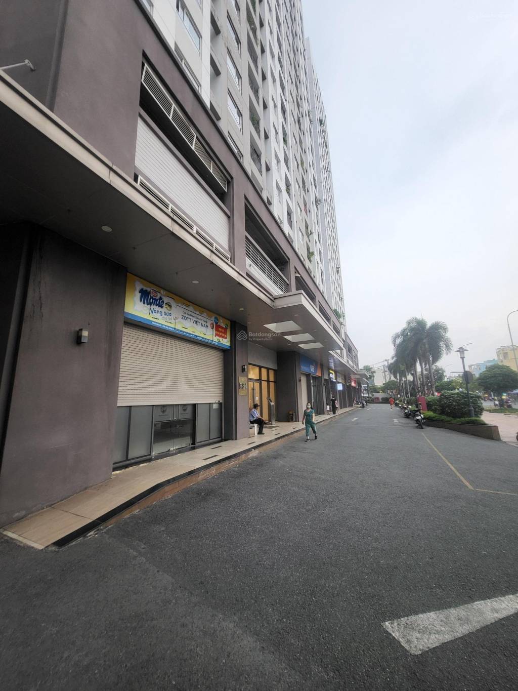 Đường phía trước Shophouse của Shophouse, Nhà phố thương mại Cho thuê tại Richstar Residence