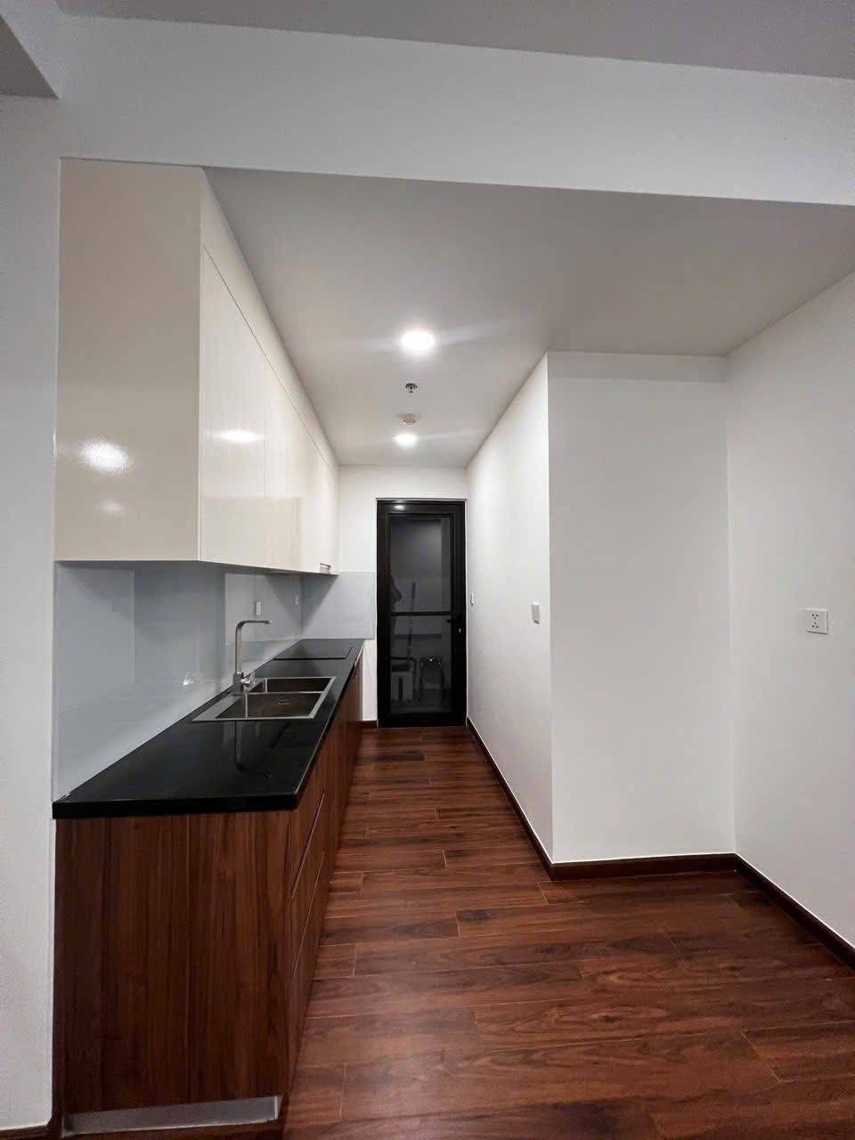 Bếp của Căn hộ chung cư Bán tại Akari City