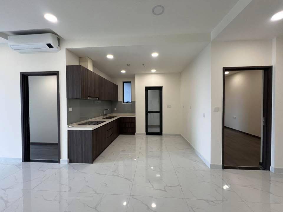 Phòng khách + bếp của Căn hộ chung cư Bán tại Celadon City