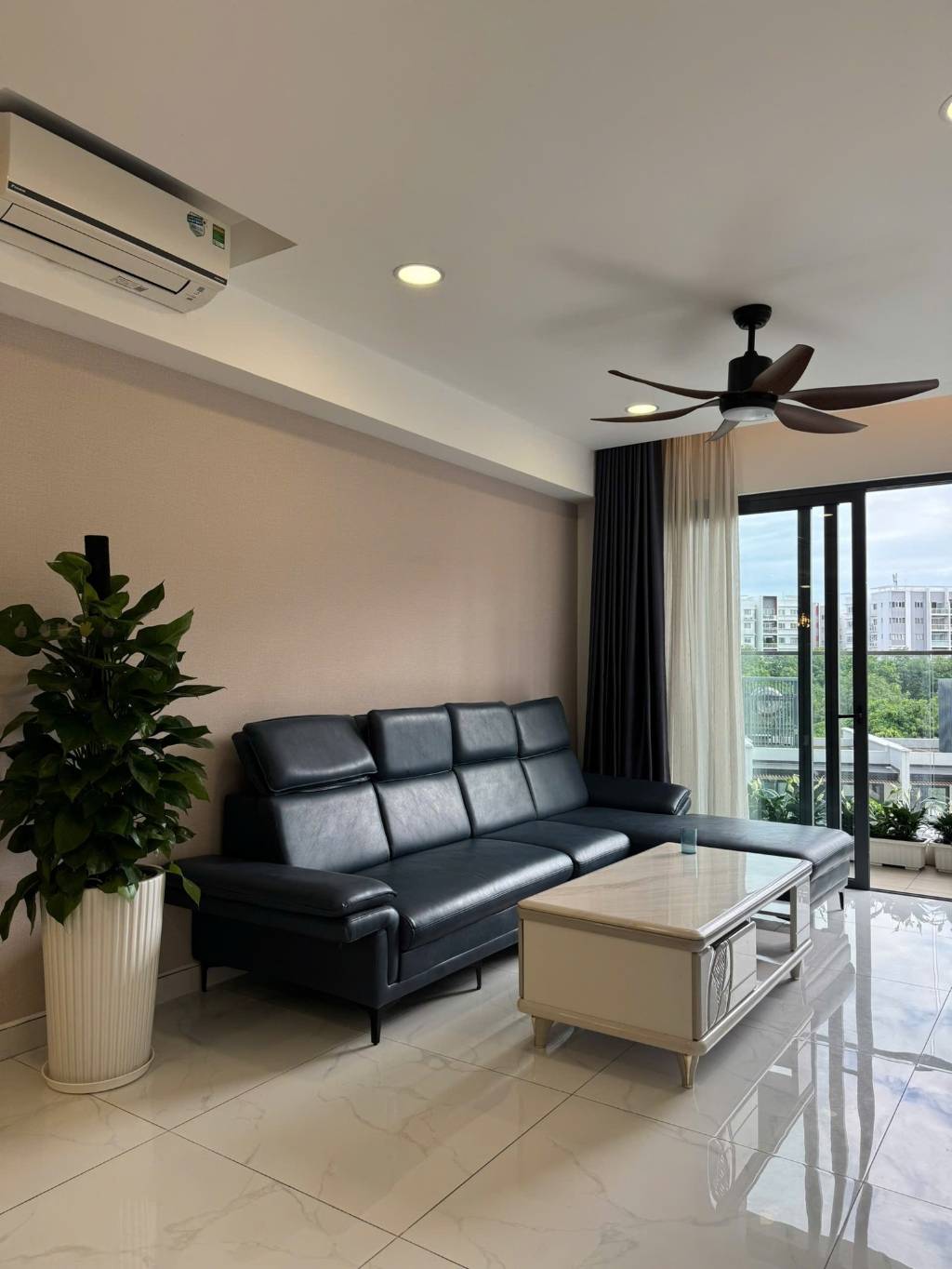 Phòng khách của Căn hộ chung cư Cho thuê tại Celadon City